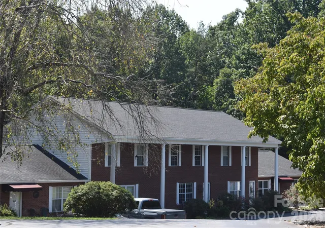 Photo 3 of Townhouse for sale at 75 Laurelwood Dr #73, Marion, NC 28752 | MLS# 4425257 | Listing updated on 2026-09-22
