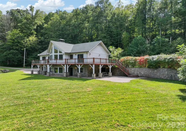 Photo 3 of Single family home for sale at 174 Marina Cvs, Waynesville, NC 28785 | MLS# 4425258 | Listing updated on 2026-09-20