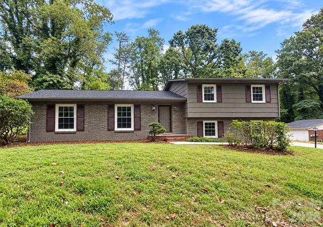 Photo 1 of Single family home for sale at 845 Cherokee Pl Sw, Lenoir, NC 28645 | MLS# 4425267 | Listing updated on 2026-09-18