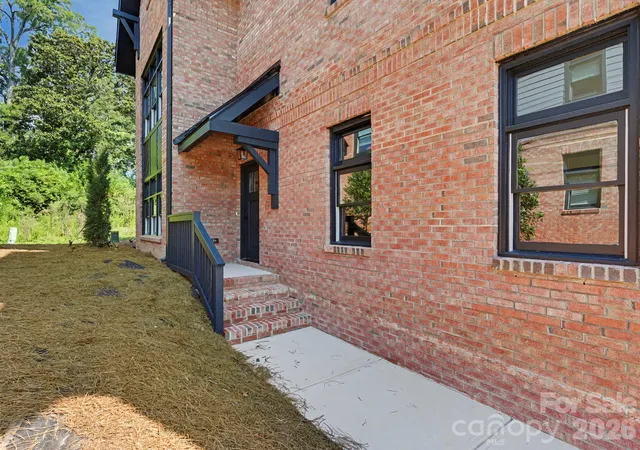 Photo 2 of Townhouse for sale at 3127 Colyer Pl, Charlotte, NC 28205 | MLS# 4425271 | Listing updated on 2026-10-08