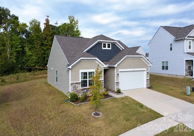 Photo 3 of Single family home for sale at 533 Millstone Dr, Edgemoor, SC 29712 | MLS# 4425272 | Listing updated on 2026-09-18