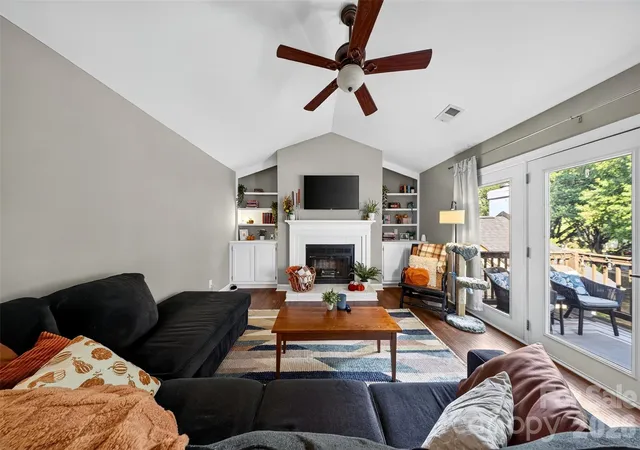 Photo 4 of Condo for sale at 3200 Selwyn Farms Ln #Unit 7, Charlotte, NC 28209 | MLS# 4425279 | Listing updated on 2026-10-06