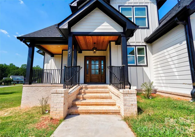 Photo 2 of Single family home for sale at 157 Sir Gregory Dr, Shelby, NC 28152 | MLS# 4425304 | Listing updated on 2026-09-21