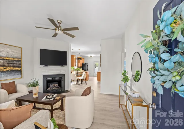 Photo 4 of Single family home for sale at 13818 Carleen Way, Charlotte, NC 28213 | MLS# 4425312 | Listing updated on 2026-10-02