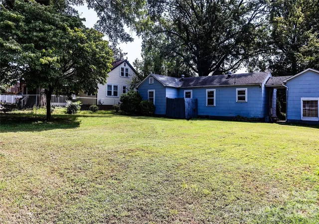 Photo 19 of Single family home for sale at 3828 Plainview Rd, Charlotte, NC 28208 | MLS# 4425325 | Listing updated on 2026-10-03