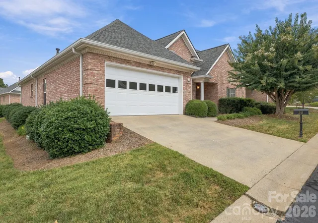 Townhouse for sale at 3131 9th Street Dr NE #26, Hickory, NC 28601 | MLS# 4425327
