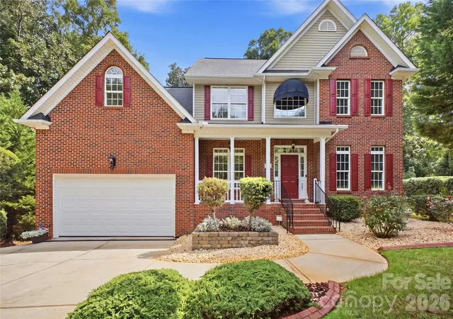 Photo 1 of Single family home for sale at 637 Falls Crk Ct, Fort Mill, SC 29715 | MLS# 4425339 | Listing updated on 2026-09-19