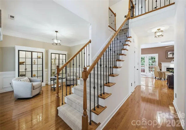 Photo 4 of Single family home for sale at 637 Falls Crk Ct, Fort Mill, SC 29715 | MLS# 4425339 | Listing updated on 2026-09-19