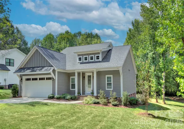 Photo 2 of Single family home for sale at 9841 Rich Hatchet Rd, Huntersville, NC 28078 | MLS# 4425360 | Listing updated on 2026-09-22