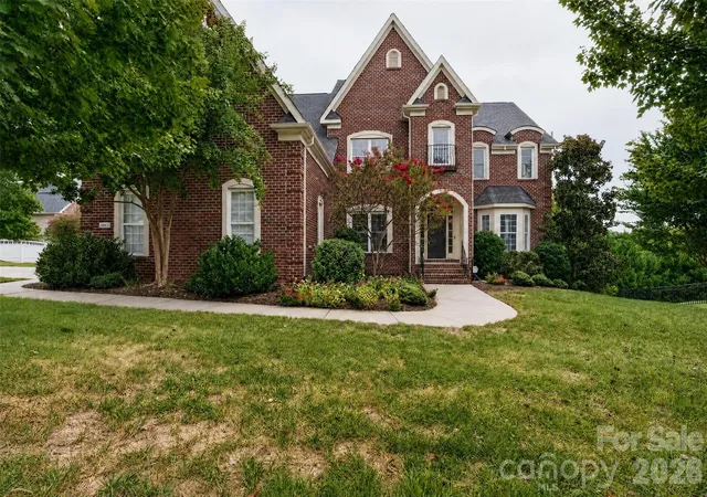 Photo 2 of Single family home for sale at 10103 Legolas Ln, Charlotte, NC 28269 | MLS# 4425362 | Listing updated on 2026-09-29