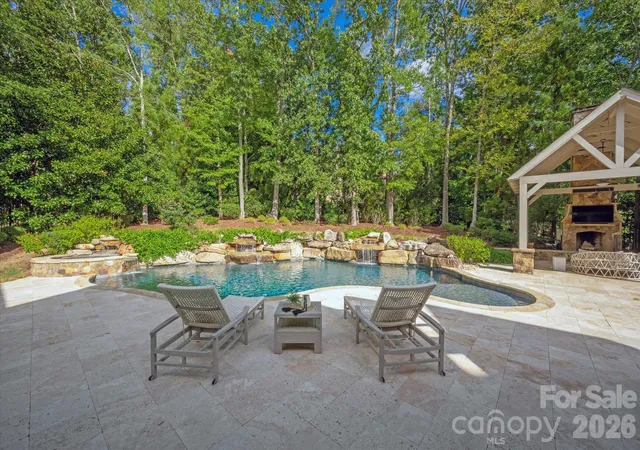 Photo 3 of Mansion for sale at 1617 Lookout Cir, Waxhaw, NC 28173 | MLS# 4425366 | Listing updated on 2026-10-10