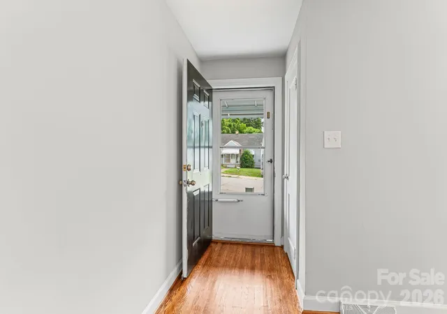 Photo 3 of Single family home for sale at 828 Ferrell Ave, Winston Salem, NC 27101 | MLS# 4425367 | Listing updated on 2026-09-17