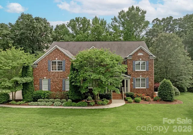Photo 1 of Mansion for sale at 409 Running Horse Ln, Waxhaw, NC 28173 | MLS# 4425368 | Listing updated on 2026-09-23