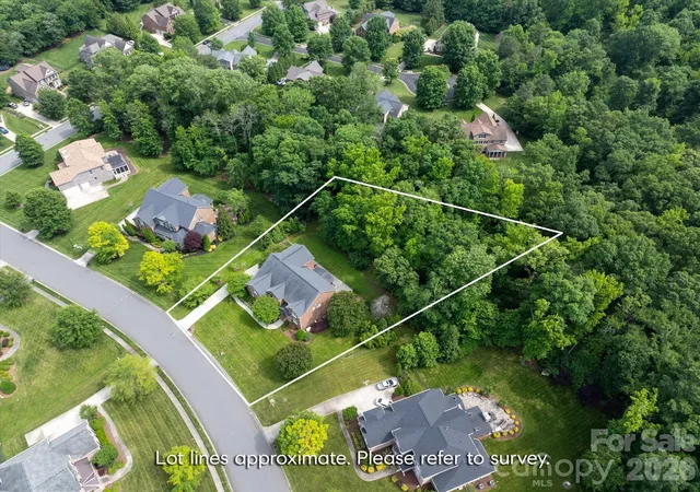 Photo 2 of Mansion for sale at 409 Running Horse Ln, Waxhaw, NC 28173 | MLS# 4425368 | Listing updated on 2026-09-23