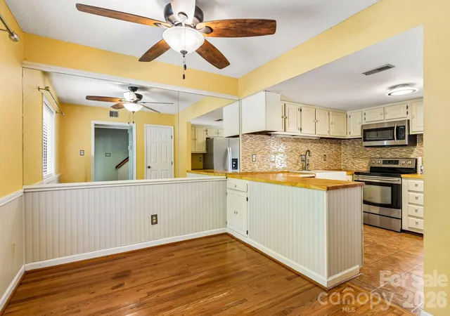 Photo 4 of Townhouse for sale at 5182 Corbin Ln, Hickory, NC 28601 | MLS# 4425372 | Listing updated on 2026-09-25
