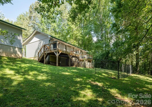 Photo 31 of Single family home for sale at 4103 Turnpike Rd, Horse Shoe, NC 28742 | MLS# 4425373 | Listing updated on 2026-10-16