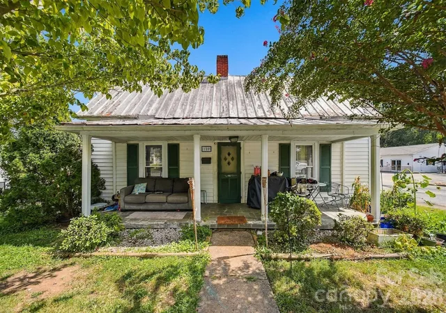 Photo 1 of Multi family home for sale at 109 S Herron St, Morganton, NC 28655 | MLS# 4425386 | Listing updated on 2026-09-28