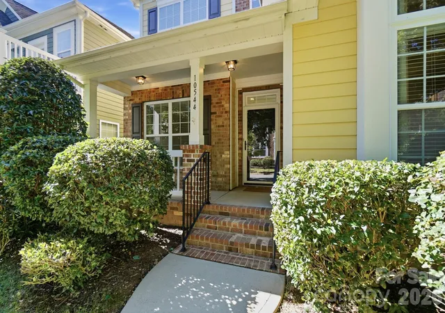Photo 2 of Single family home for sale at 10544 Royal Winchester Dr, Charlotte, NC 28277 | MLS# 4425389 | Listing updated on 2026-10-30