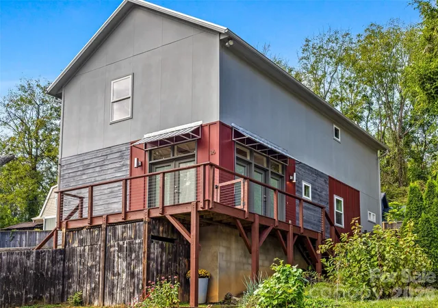 Photo 3 of Single family home for sale at 26 Blalock Ave, Asheville, NC 28803 | MLS# 4425390 | Listing updated on 2026-09-19