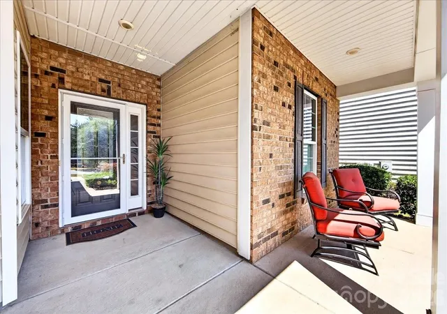Photo 2 of Single family home for sale at 744 Bearcamp Way, Fort Mill, SC 29715 | MLS# 4425396 | Listing updated on 2026-09-25