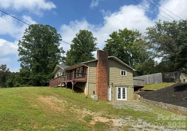 Photo 2 of Single family home for sale at 2005 Ada Williams Ln, Lenoir, NC 28645 | MLS# 4425402 | Listing updated on 2026-09-17
