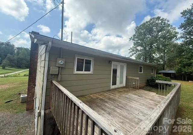 Photo 3 of Single family home for sale at 2005 Ada Williams Ln, Lenoir, NC 28645 | MLS# 4425402 | Listing updated on 2026-09-17