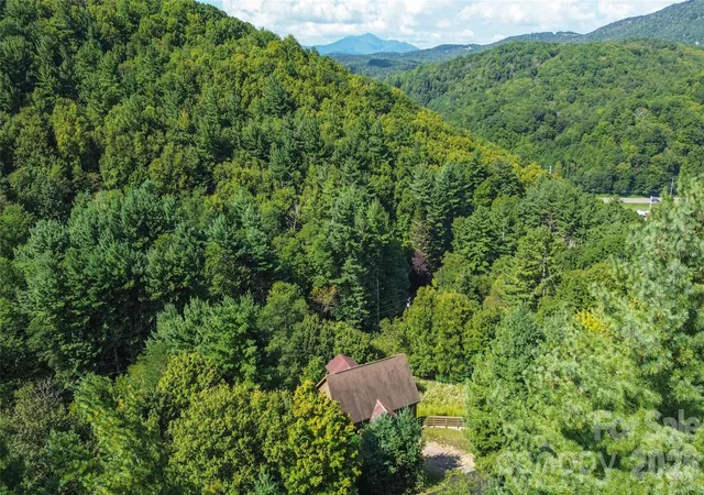 Photo 4 of Single family home for sale at 119 Loggers Trl, Blowing Rock, NC 28605 | MLS# 4425404 | Listing updated on 2026-10-20