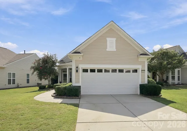 Photo 1 of Single family home for sale at 23137 Whimbrel Cir, Fort Mill, SC 29707 | MLS# 4425405 | Listing updated on 2026-09-28