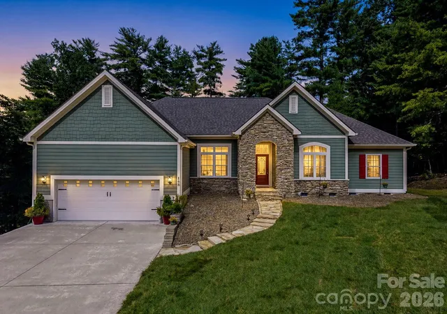 Photo 1 of Single family home for sale at 168 Willow Pl Cir, Hendersonville, NC 28739 | MLS# 4425410 | Listing updated on 2026-09-28