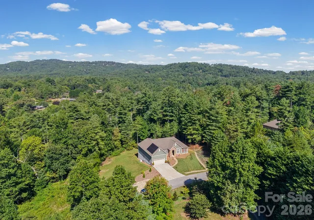 Photo 21 of Single family home for sale at 168 Willow Pl Cir, Hendersonville, NC 28739 | MLS# 4425410 | Listing updated on 2026-10-04