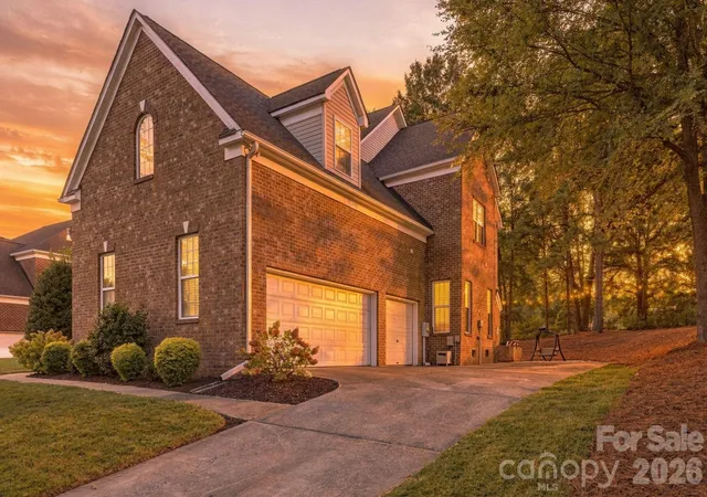 Photo 2 of Single family home for sale at 2561 Fallbrook Pl NW, Concord, NC 28027 | MLS# 4425411 | Listing updated on 2026-09-21