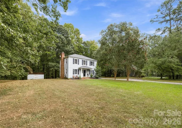 Photo 3 of Single family home for sale at 3724 Beulah Church Rd, Matthews, NC 28104 | MLS# 4425416 | Listing updated on 2026-10-03