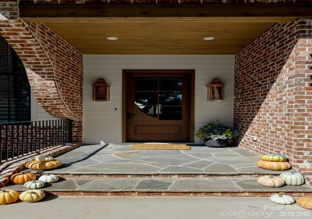 Photo 2 of Single family home for sale at 542 Lansdowne Rd, Charlotte, NC 28270 | MLS# 4425418 | Listing updated on 2026-10-27