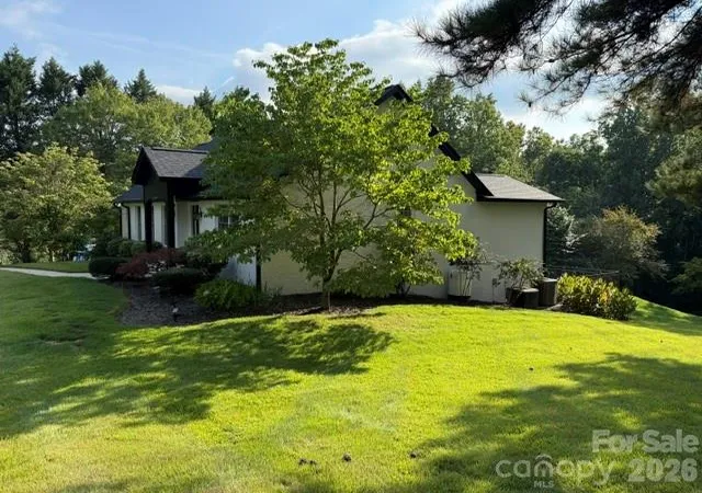 Photo 3 of Single family home for sale at 1441 Shirebourn, Hickory, NC 28602 | MLS# 4425423 | Listing updated on 2026-09-17