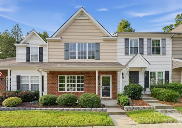 Photo 1 of Townhouse for sale at 1527 Maypine Cmns Way, Rock Hill, SC 29732 | MLS# 4425435 | Listing updated on 2026-10-16