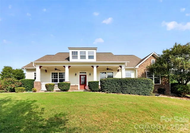 Photo 1 of Single family home for sale at 10605 Coronet Ct, Harrisburg, NC 28075 | MLS# 4425438 | Listing updated on 2026-09-22