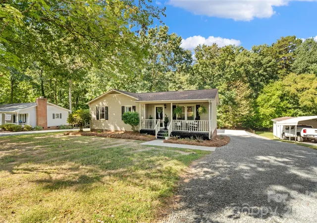 Photo 2 of Single family home for sale at 2207 Carter Dr, Albemarle, NC 28001 | MLS# 4425439 | Listing updated on 2026-09-18
