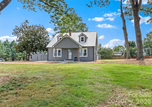 Photo 1 of Single family home for sale at 4752 W Old Us 421 Hwy, Hamptonville, NC 27020 | MLS# 4425441 | Listing updated on 2026-09-21