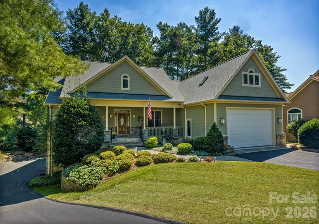 Photo 1 of Single family home for sale at 151 Shadowleaf Dr, Hendersonville, NC 28739 | MLS# 4425448 | Listing updated on 2026-09-21