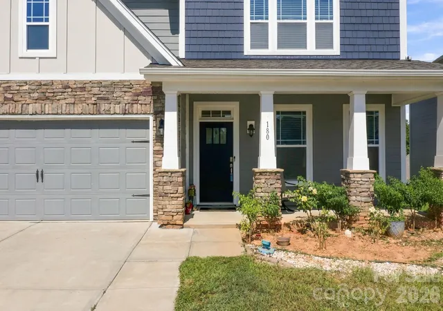 Photo 2 of Single family home for sale at 180 Longleaf Dr, Mooresville, NC 28117 | MLS# 4425450 | Listing updated on 2026-09-30