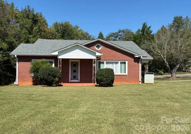Photo 1 of Single family home for sale at 708 Carbon City Rd, Morganton, NC 28655 | MLS# 4425451 | Listing updated on 2026-10-26
