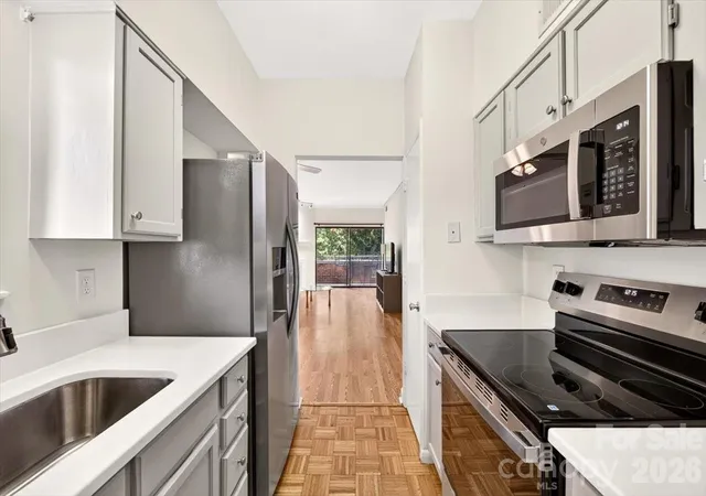 Photo 3 of Condo for sale at 224 N Poplar St #23, Charlotte, NC 28202 | MLS# 4425457 | Listing updated on 2026-10-08