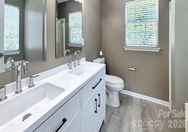 Photo 1 of Single family home for sale at 9334 Arbor Crk Dr, Charlotte, NC 28269 | MLS# 4425458 | Listing updated on 2026-09-17