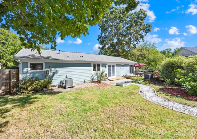 Photo 4 of Single family home for sale at 4900 Cricklewood Ln, Charlotte, NC 28212 | MLS# 4425460 | Listing updated on 2026-10-04