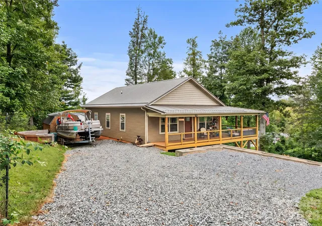 Photo 1 of Single family home for sale at 1884 Bear Crk Rd, Leicester, NC 28748 | MLS# 4425462 | Listing updated on 2026-10-07