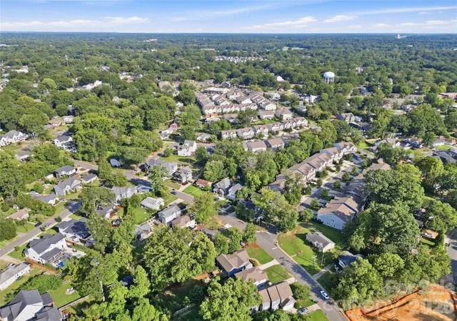 Photo 48 of Single family home for sale at 947 Everett Pl, Charlotte, NC 28205 | MLS# 4425466 | Listing updated on 2026-10-04