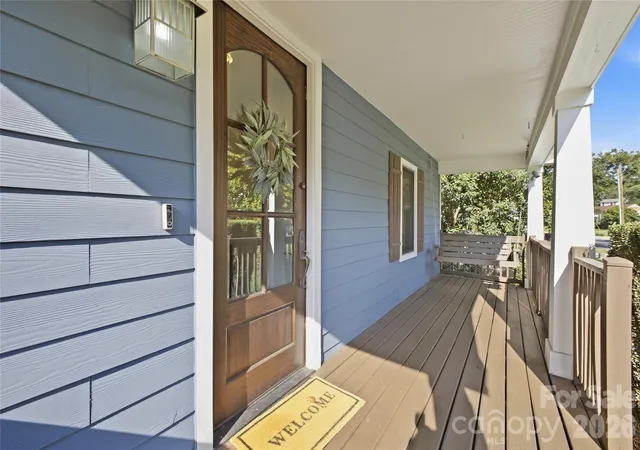 Photo 4 of Single family home for sale at 947 Everett Pl, Charlotte, NC 28205 | MLS# 4425466 | Listing updated on 2026-09-22