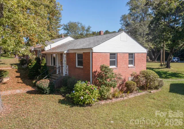 Photo 2 of Condo for sale at 27 Trowbridge Ln, Brevard, NC 28712 | MLS# 4425471 | Listing updated on 2026-10-16