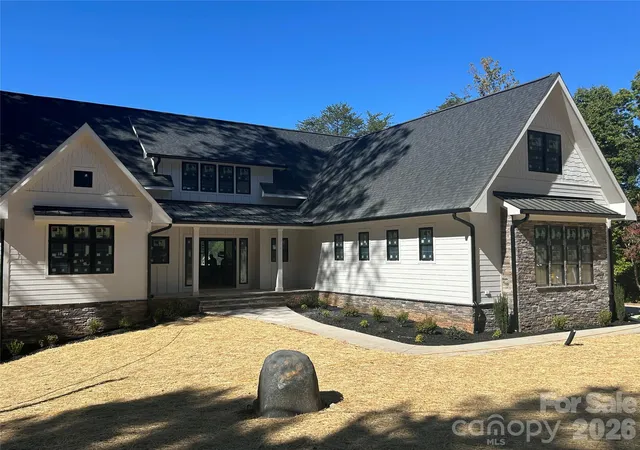 Photo 2 of Mansion for sale at 541 Kemp Rd, Mooresville, NC 28117 | MLS# 4425485 | Listing updated on 2026-10-24