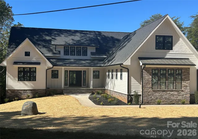 Photo 3 of Mansion for sale at 541 Kemp Rd, Mooresville, NC 28117 | MLS# 4425485 | Listing updated on 2026-10-24